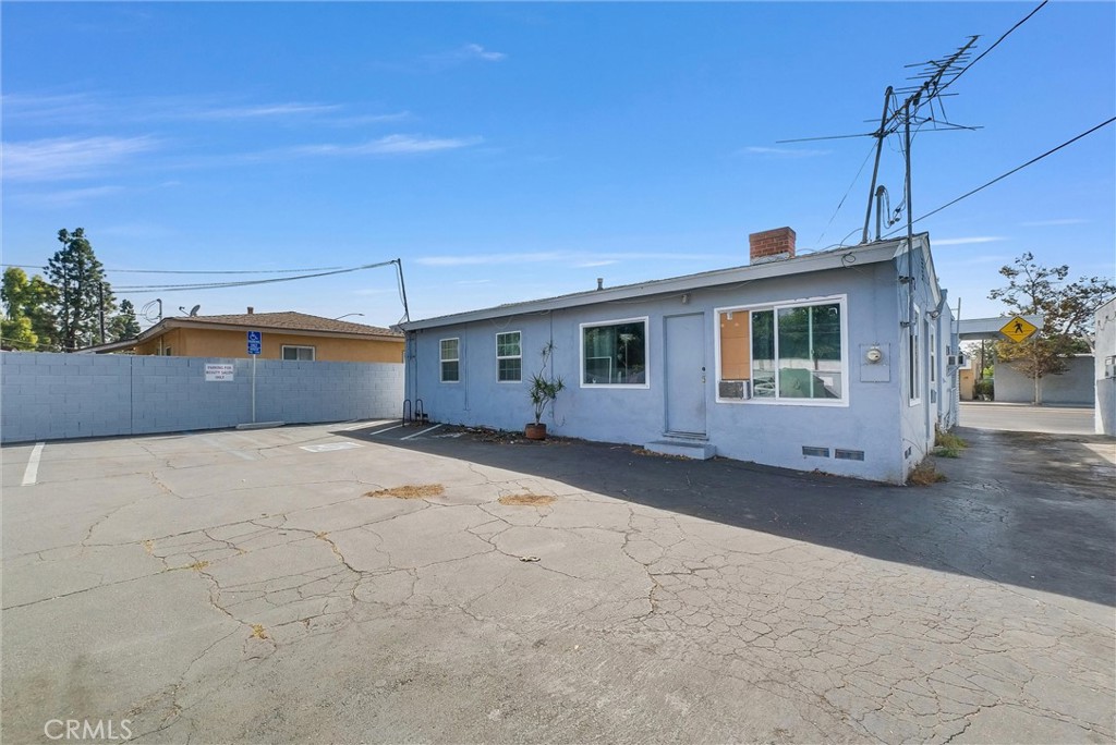 1815 W 17th, Santa Ana CA, 9270664077398366593122