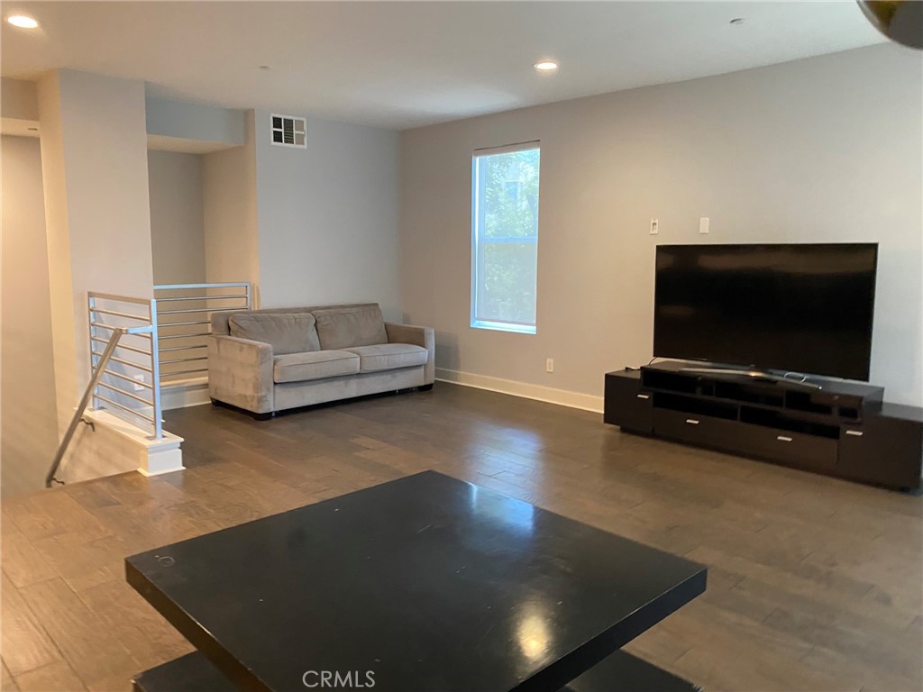 270 Rockefeller Irvine CA, 9261264133284359554122