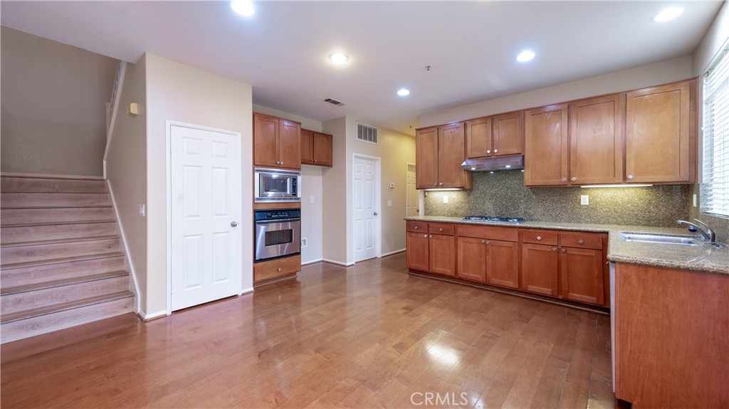 5916 Wilshire Drive Fontana CA, 9233663711460924545121