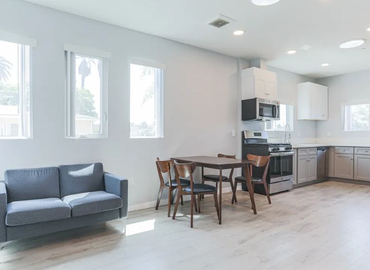 1231 W 36th Pl63432796509697120