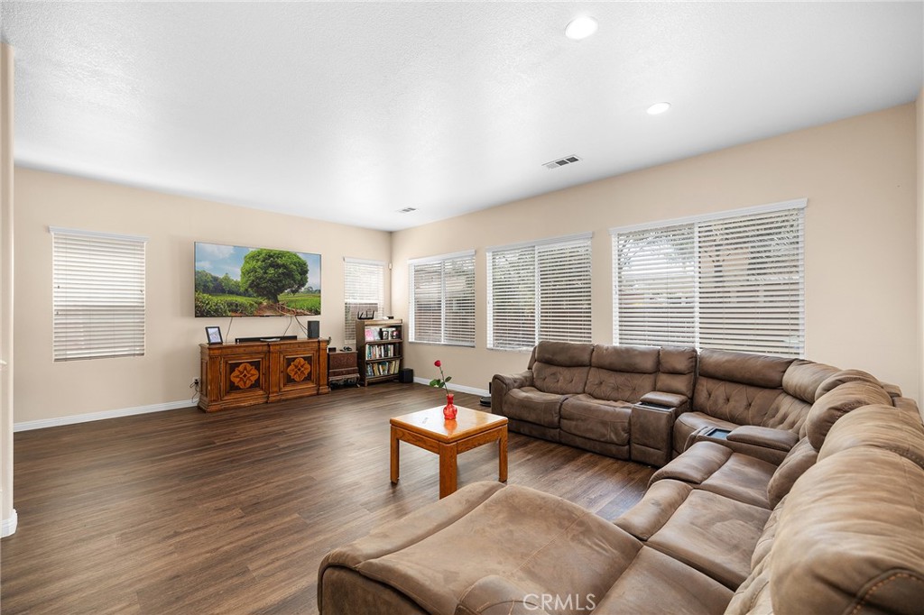 36073 Arras Drive Winchester CA, 9259663645310407427122