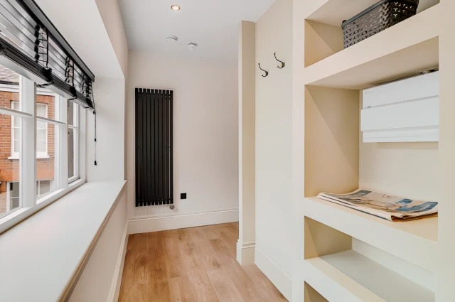 Flat 7 Nadler Studios64195339903233123