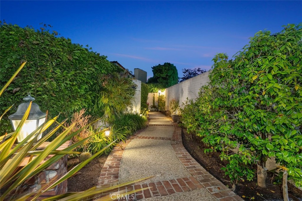 23 Lochmoor Lane, Newport Beach CA, 9266063645620288515121