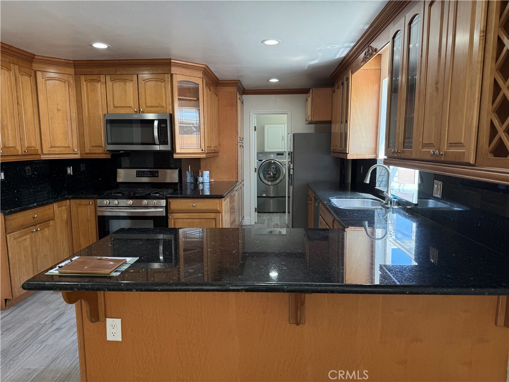 5004 Onyx Street Torrance CA, 9050363669570305411121