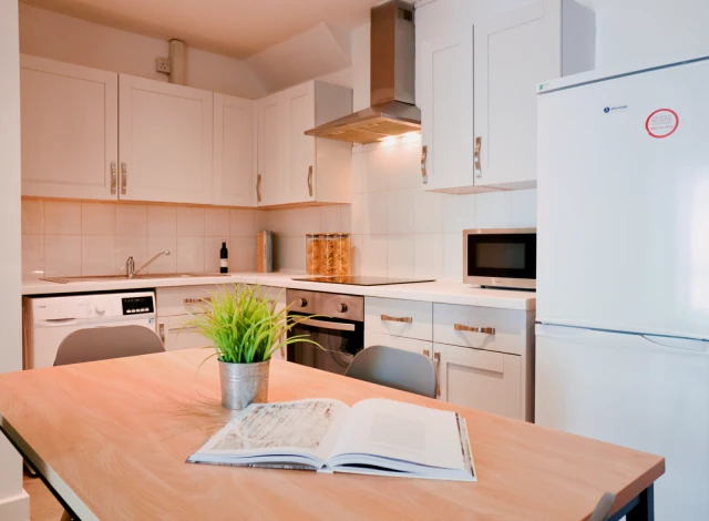 5 Bedroom House Flat 1, 331 Dickenson Road, Manchester