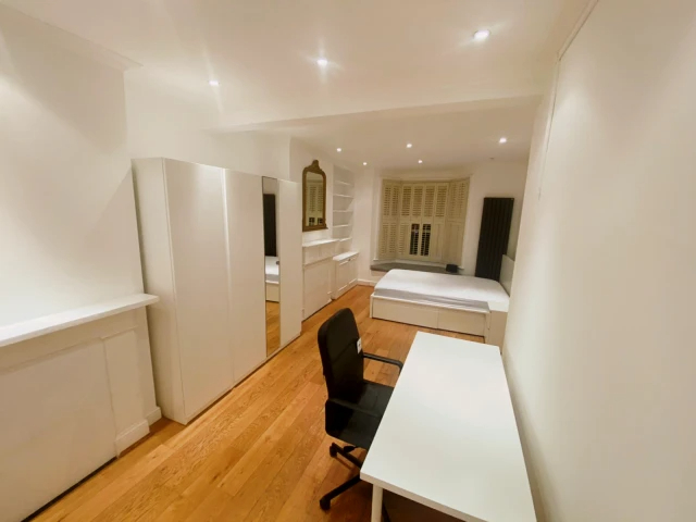 Hammersmith Townhouse64131522358787123