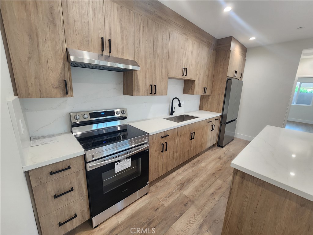 $2,895/mes 7126 Matilija 1/2 Van Nuys CA, 9140564124168714497120
