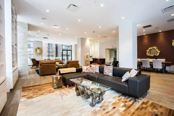 The Ritz Plaza 2963655557106689123