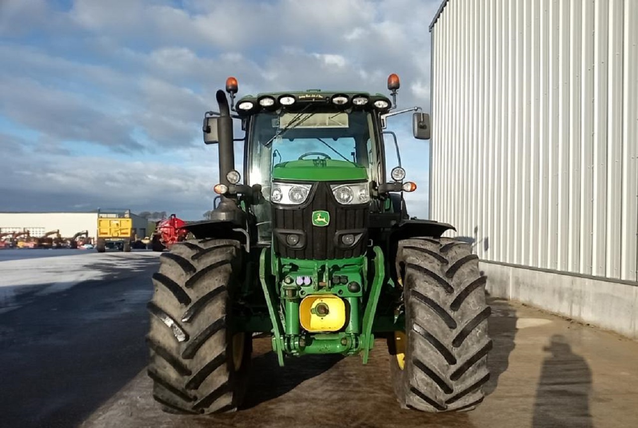 Tractor John Deere 6145R usado de 2016 en venta564782134629519366