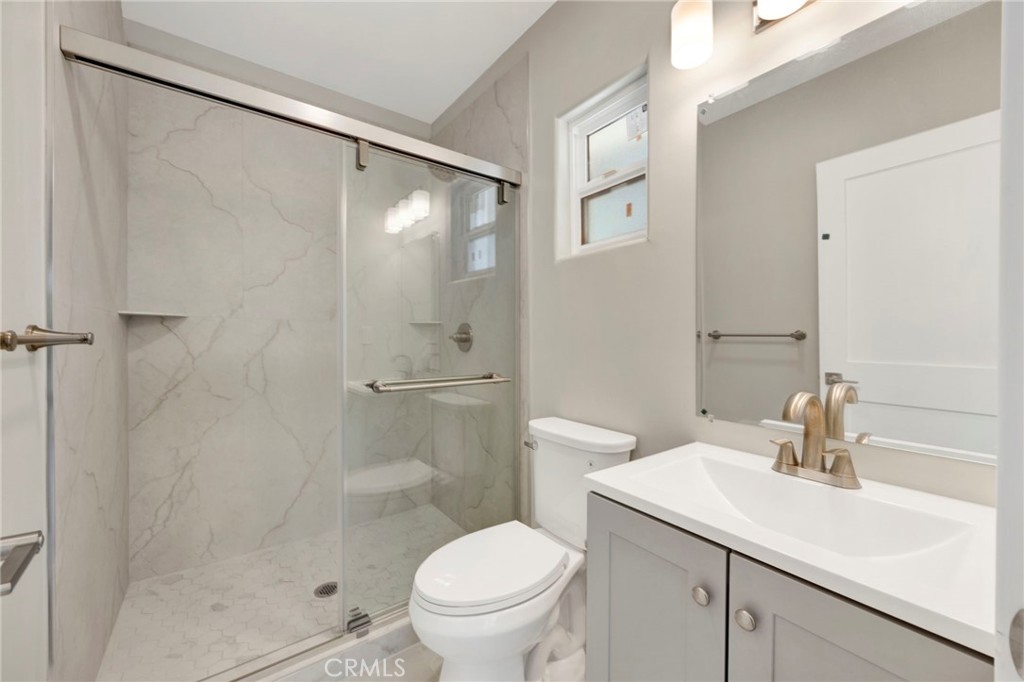 1055 Allen Avenue B Glendale CA, 9120164085977086723122