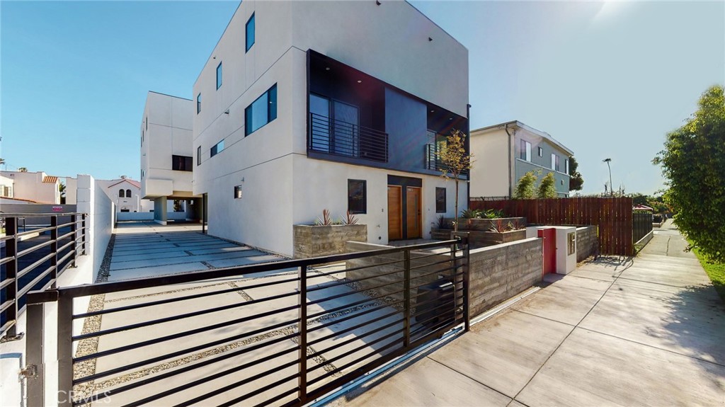 $4,650/mes 3820 1/2 Mont Clair Street 2 Los Angeles CA, 9001864112722981635120