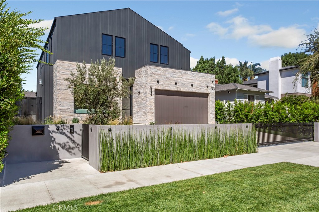 4239 Rhodes Avenue, Studio City CA, 9160463636653272065120