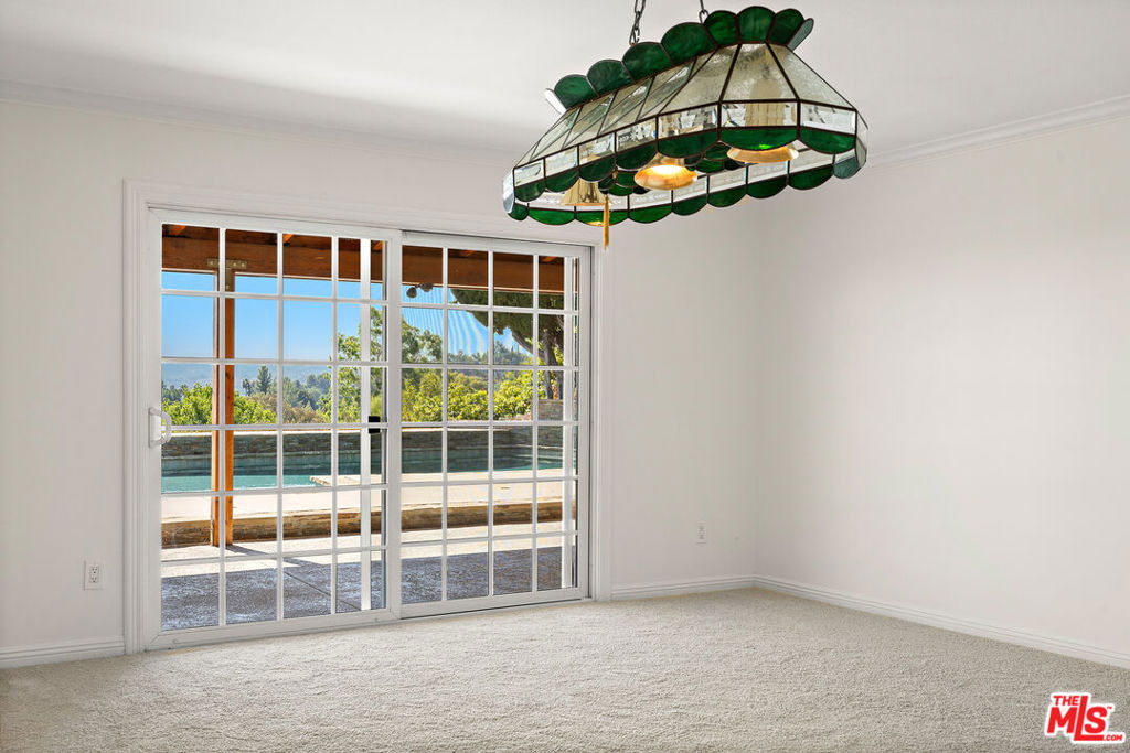 6040 Pat Avenue Woodland Hills CA, 9136763634773911553122