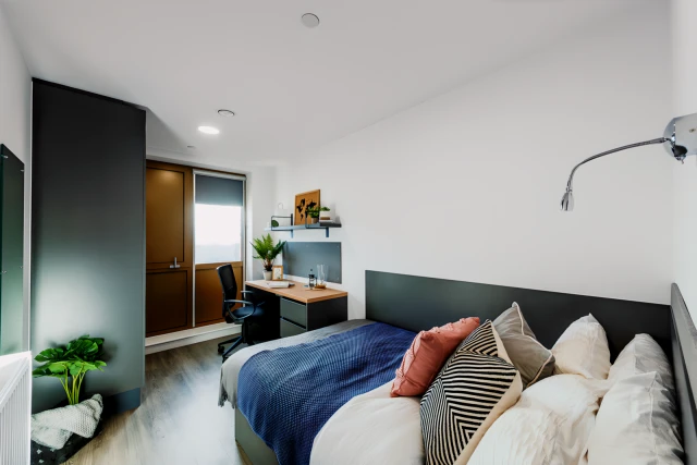 7 Bed En-suite The Valentine, London
