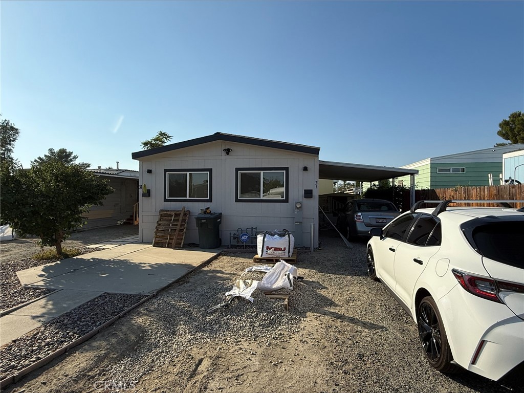 351 E seventh Street E 31, San Jacinto CA, 9258363734998876289121