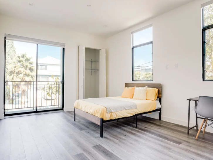 1751 Malcolm Ave Residences63432685067777120
