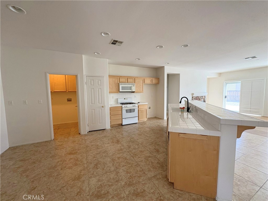 13343 Vista Verde Victorville CA, 9239263867743058305121