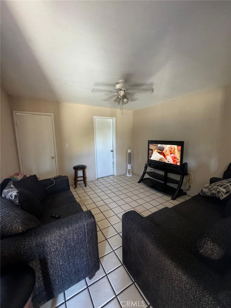 $1,900/month 12542 Waldorf Lynwood CA, 9026264134591423746121