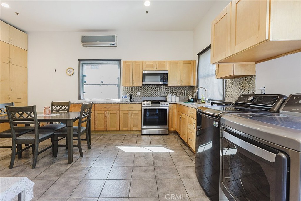 624 Hawthorne Street B Glendale CA, 9120464100547755651121
