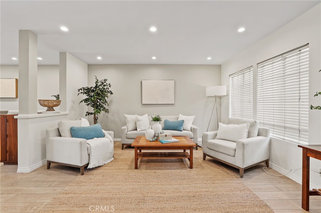 329 Regatta Way Seal Beach CA, 9074064091440724994122