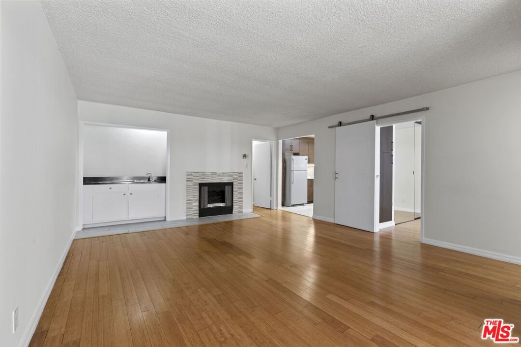 1033 6TH Street 203 Santa Monica CA, 9040364109084056194120
