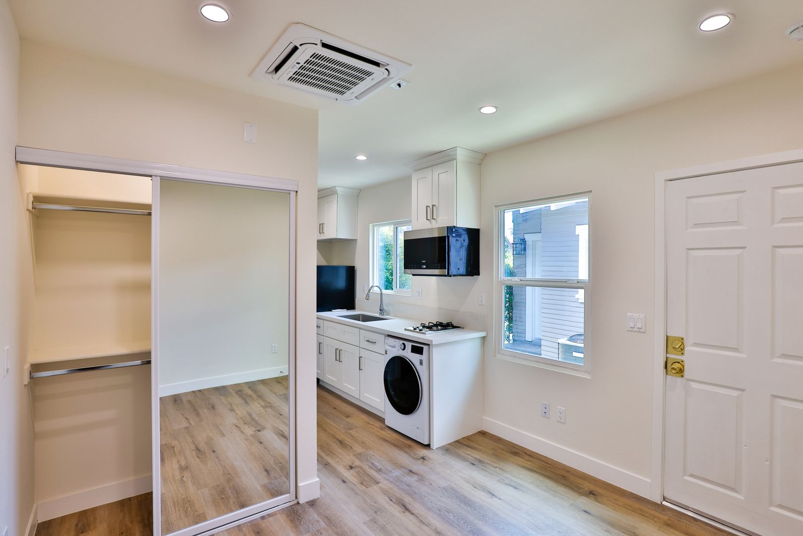 623 3/4 W 30th St63622138067075121