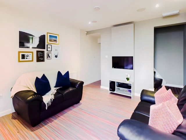 23 Carlton Road64196229310082121