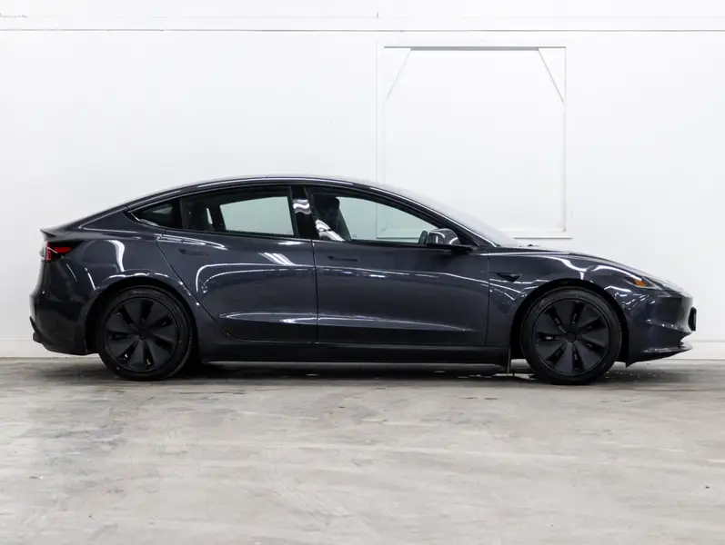 2024 Tesla Model 363512700949251124