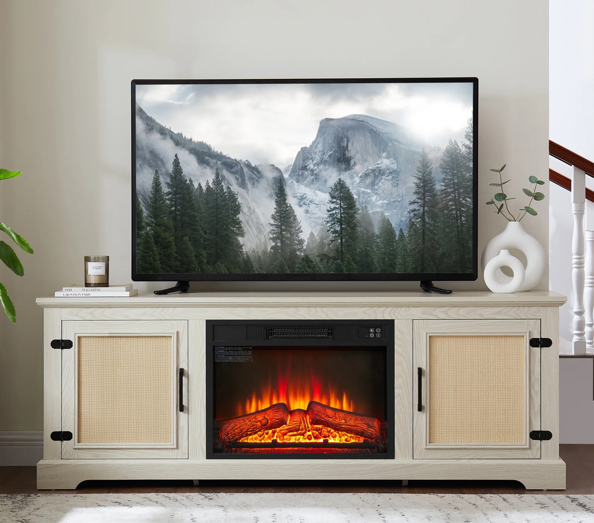 Armario de puerta de ratán natural con estante ajustable de madera, soporte para TV estilo granja de ratán, mesa consola para televisores de hasta 70 pulgadas, soporte de almacenamiento para TV con inserto de chimenea de 23', 65'W*15.55'D*23.86'H, blanco W1758S063956834221699120