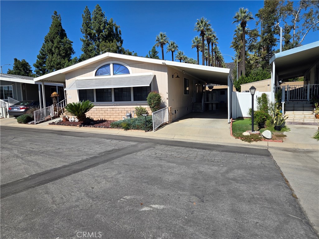 840 Foothill Boulevard 203 Azusa CA, 9170264101702636033122