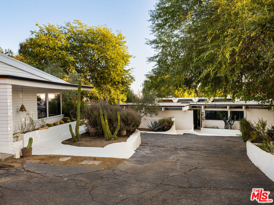 176 Jaxine Drive Altadena CA, 9100164131536703363120
