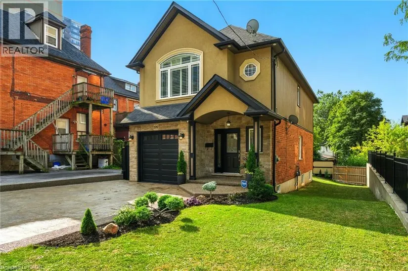 199 Hunter Street W, Hamilton, ON