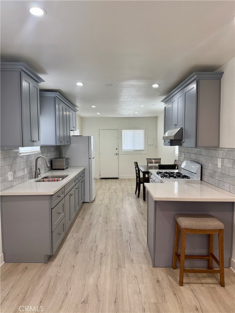 1031 1031 W 84th Los Angeles CA, 9004463812840857987122