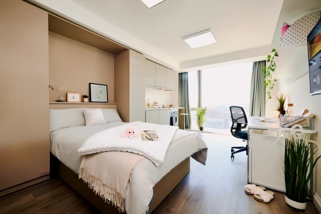 residence near 40 Charter Square64176571453443123