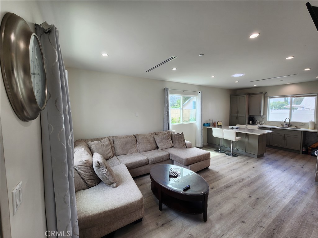 $3,195/month 10343 Jardine Avenue Sunland CA, 9104064135036925697122